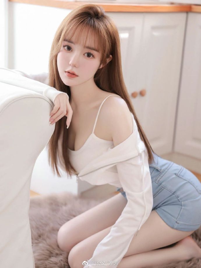 褚彦君 头像配图